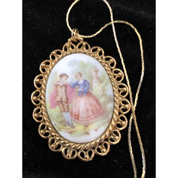 Vintage Fragonard Porcelain Cameo Pendant Large Gold Tone Victorian Style 22” - Picture 5 of 6